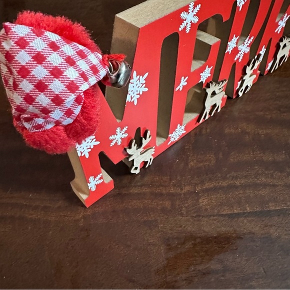 Cute Red Wooden Merry Sign 10x4 new Christmas decoration / wall decor - Picture 4 of 4